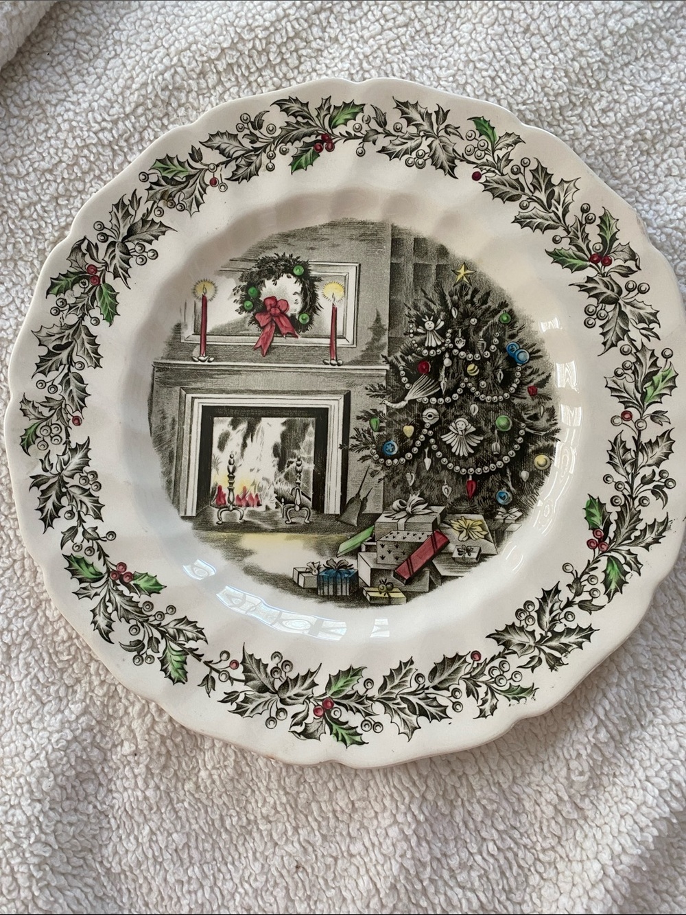 Johnson Bros 'Merry Christmas' Festive Tree Backstamp Plate - Picture 3 of 3